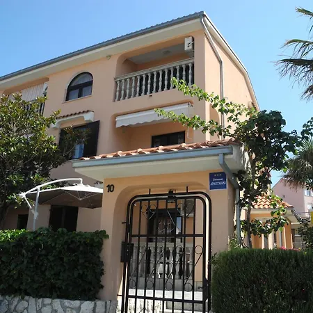 In Mit Grill Und Terrasse By Interhome Apartamento Crikvenica