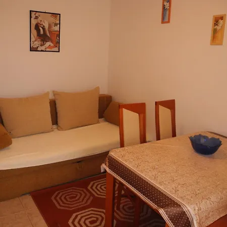 In Mit Grill Und Terrasse By Interhome Apartamento Crikvenica