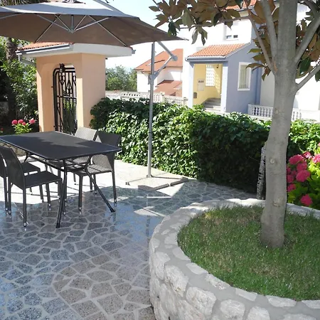 In Mit Grill Und Terrasse By Interhome