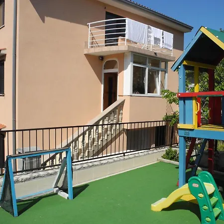 In Mit Grill Und Terrasse By Interhome
