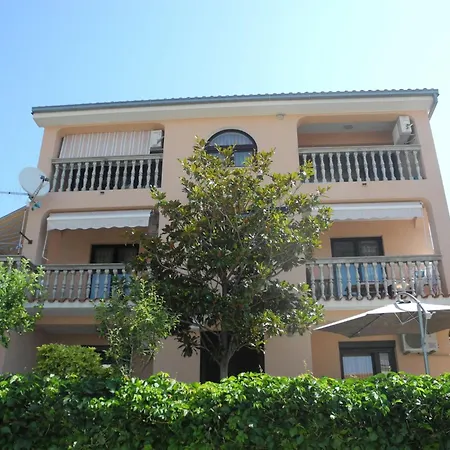Apartamento In Mit Grill Und Terrasse By Interhome Crikvenica