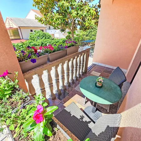 In Mit Grill Und Terrasse By Interhome Apartamento Crikvenica